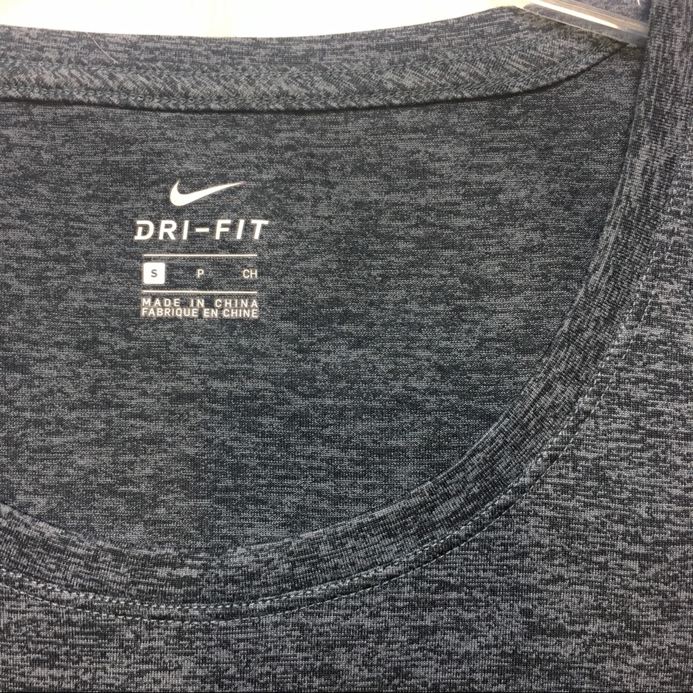 NIKE DRI FIT GRAY SHIRT SIZE SMALL